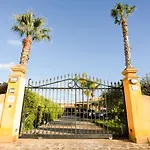 - A Casa Di Arella Relax E Piscina Marsala
