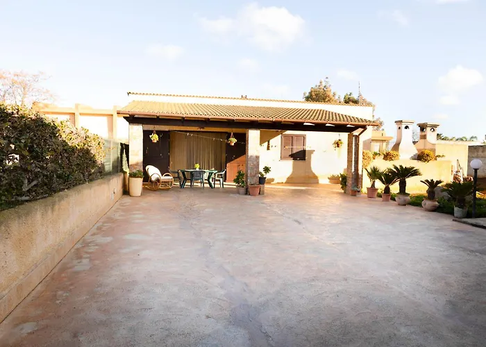 - A Casa Di Arella Relax E Piscina Марсала